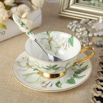 Europos stiliaus namų puodeliai kavos puodelis ir lėkštelė nustatyti kambarį teacup kaulų kinijos aukso šviesos prabanga puodelis Su Visais CE / ES